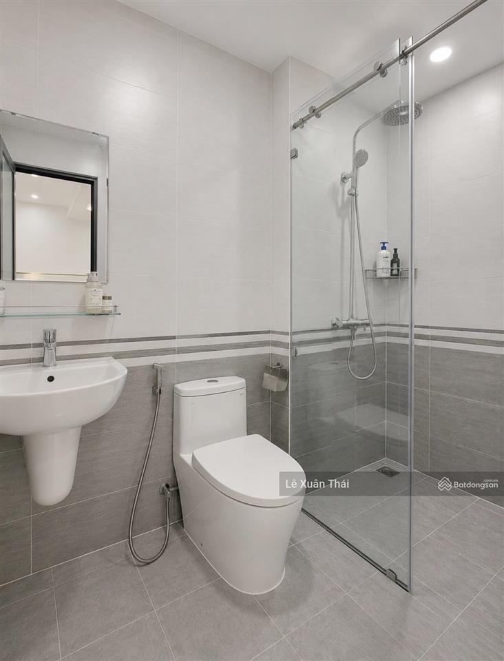 Cần bán căn nhà bà hạt q10 gần trường quốc tế việt úc 5t 32m². giá 6,8 tỷ. nhà trống giao nhanh