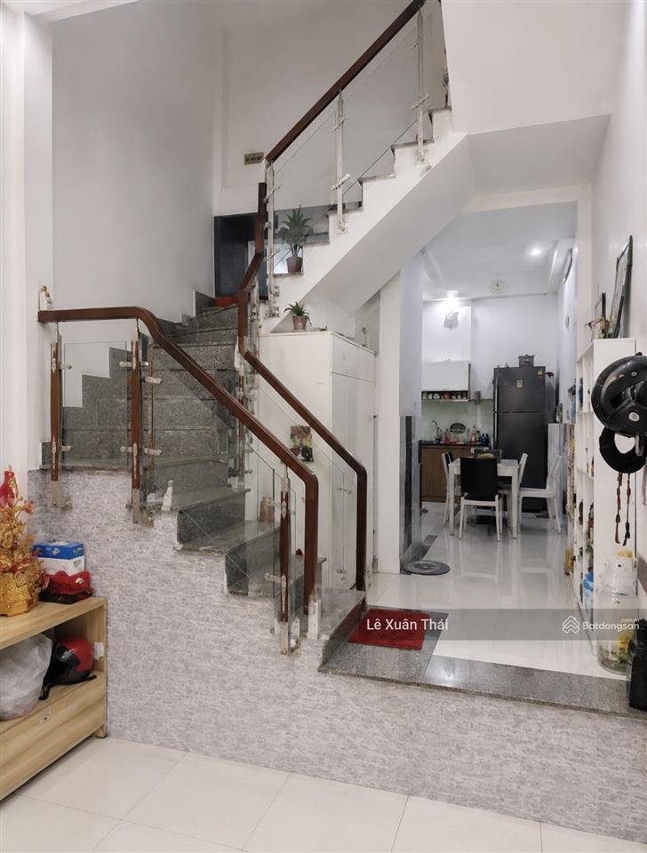 Đi tu nghiệp bs trẻ cần bán lại căn nhà đẹp 8,6 tỷ  hxh 3/2 q10 4 tầng 45m²
