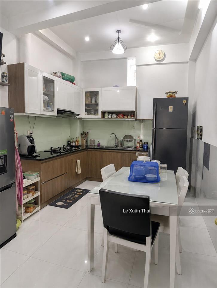 Đi tu nghiệp bs trẻ cần bán lại căn nhà đẹp 8,6 tỷ  hxh 3/2 q10 4 tầng 45m²