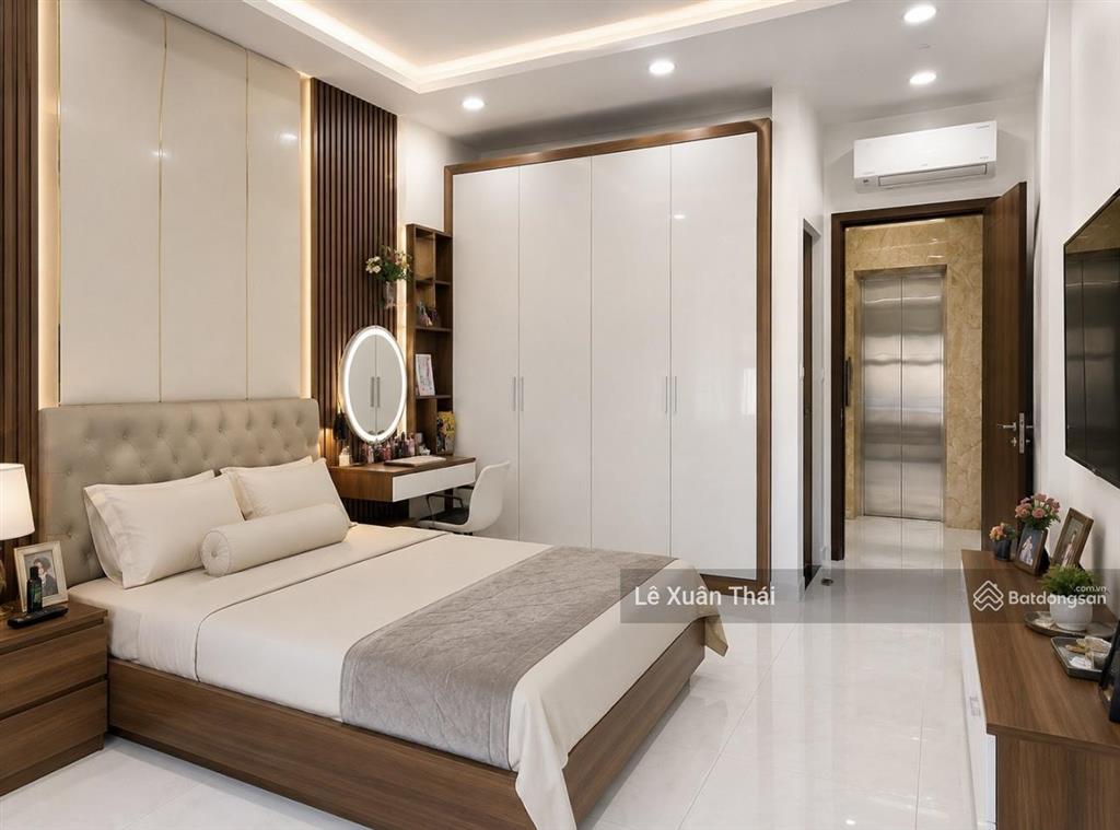 Cần bán nhà mặt tiền ngô gia tự q10 7 tầng 42m²  thang máy  full nội thất. giá 20,8 tỷ
