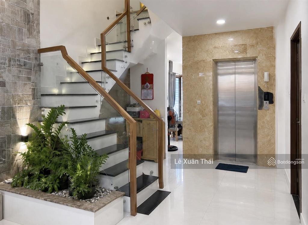 Cần bán nhà mặt tiền ngô gia tự q10 7 tầng 42m²  thang máy  full nội thất. giá 20,8 tỷ