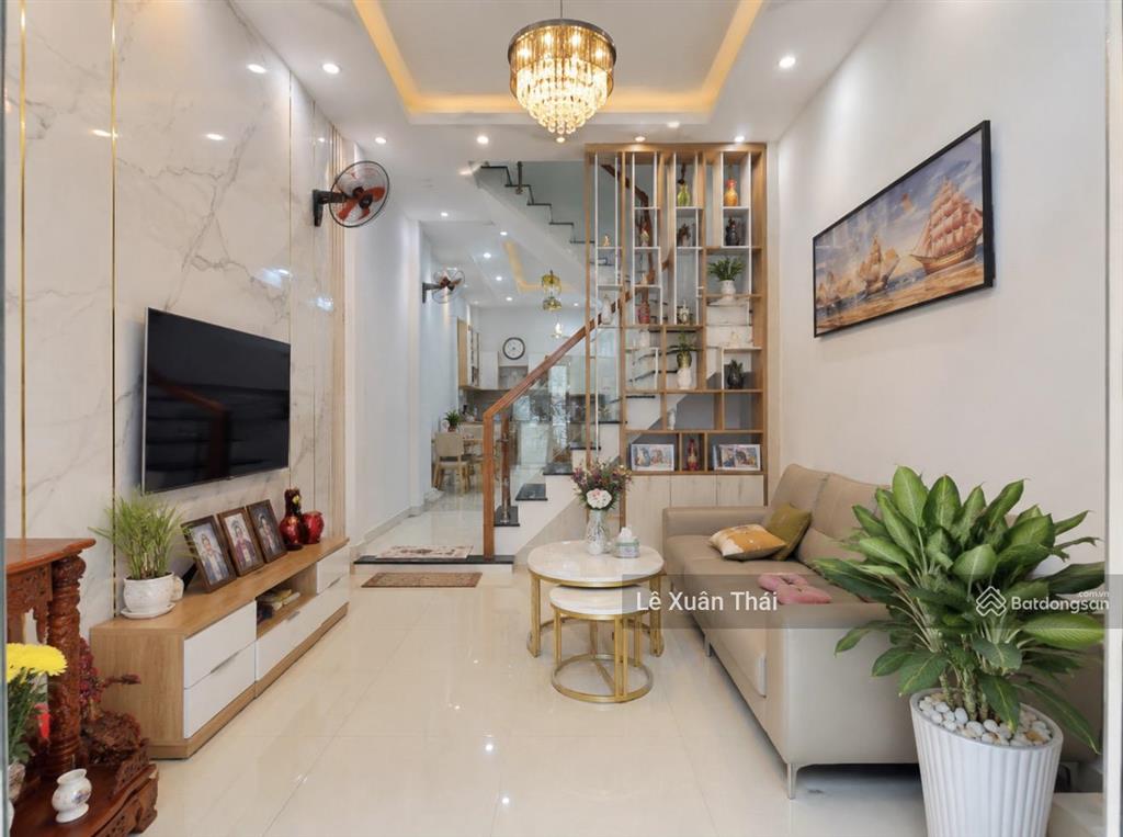 Bán nhà âu cơ tân bình gần vx lê đại hành, 56m2 4t, ngang 4.8m đẹp, full nội thất. giá 11.8t