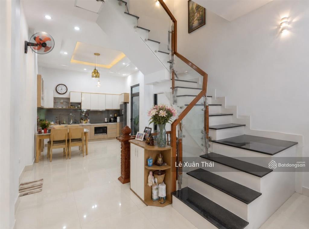 Bán nhà âu cơ tân bình gần vx lê đại hành, 56m2 4t, ngang 4.8m đẹp, full nội thất. giá 11.8t