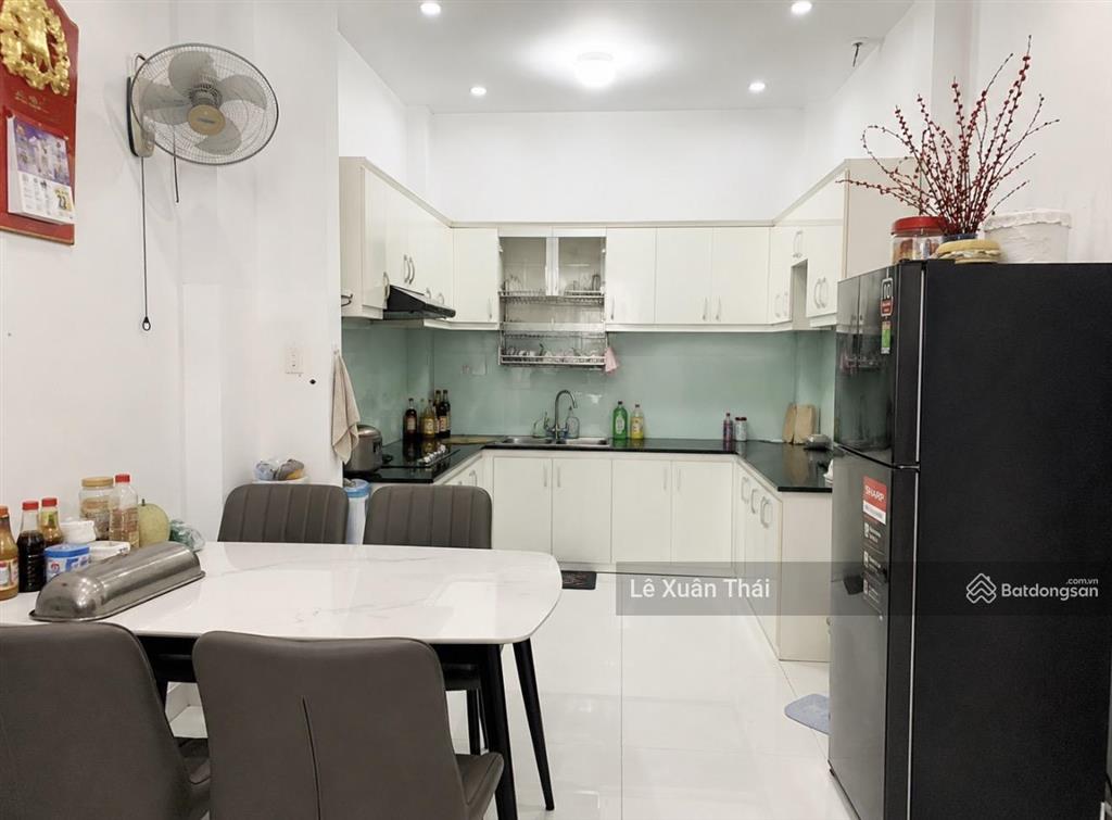 Cần bán nhà lạc long quân p5 q11 4 tầng 46m2, full nội thất. giá 7.95. gần đầm sen