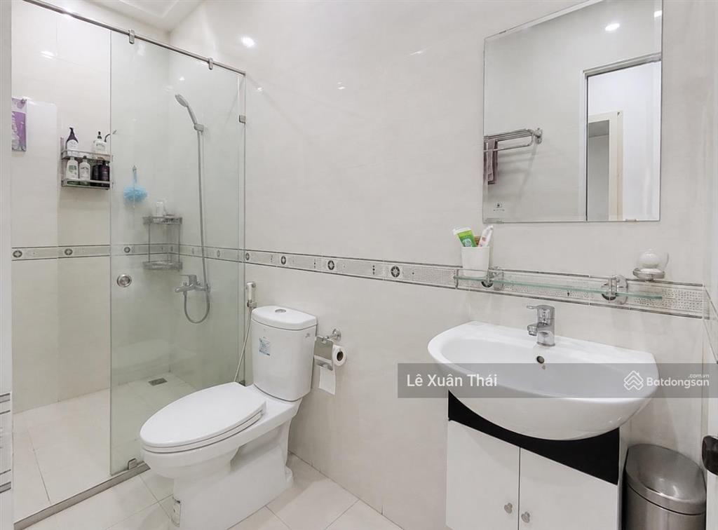 Cần bán nhà lạc long quân p5 q11 4 tầng 46m2, full nội thất. giá 7.95. gần đầm sen