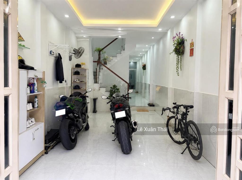 Chính chủ gửi bán nhà minh phụng q11 5t, 41m2. giá 8.15t, xe hơi vào nhà full nội thất xịn