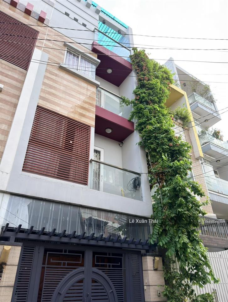 Bán nhà lạc long quân q11, 42m x 4t, mt 4.2m giá 8.2t, hxt thông, full nội thất xịn