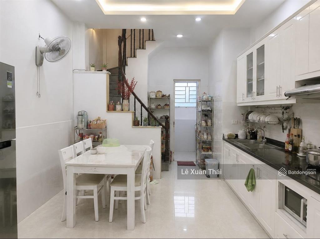 Lý tưởng cho gđ trẻ, nhà hxh lê hồng phong p10 q10, diện tích 42m x 5t. giá 8.1 tỷ. gần vx đbp