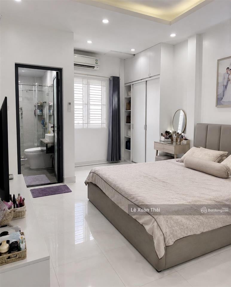 Bán nhà mt cửu long  cx bắc hải  q10 159m x 7t thang máy. 34t9  full nội thất