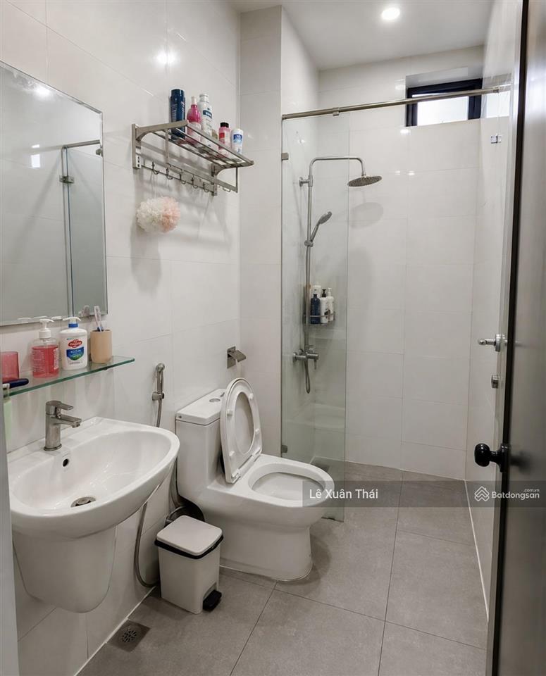 Định cư, gấp bán nhà tôn thất hiệp  q.11 chỉ 10t9, dt 55m2 x 5t  mt 4m ô tô vào nhà