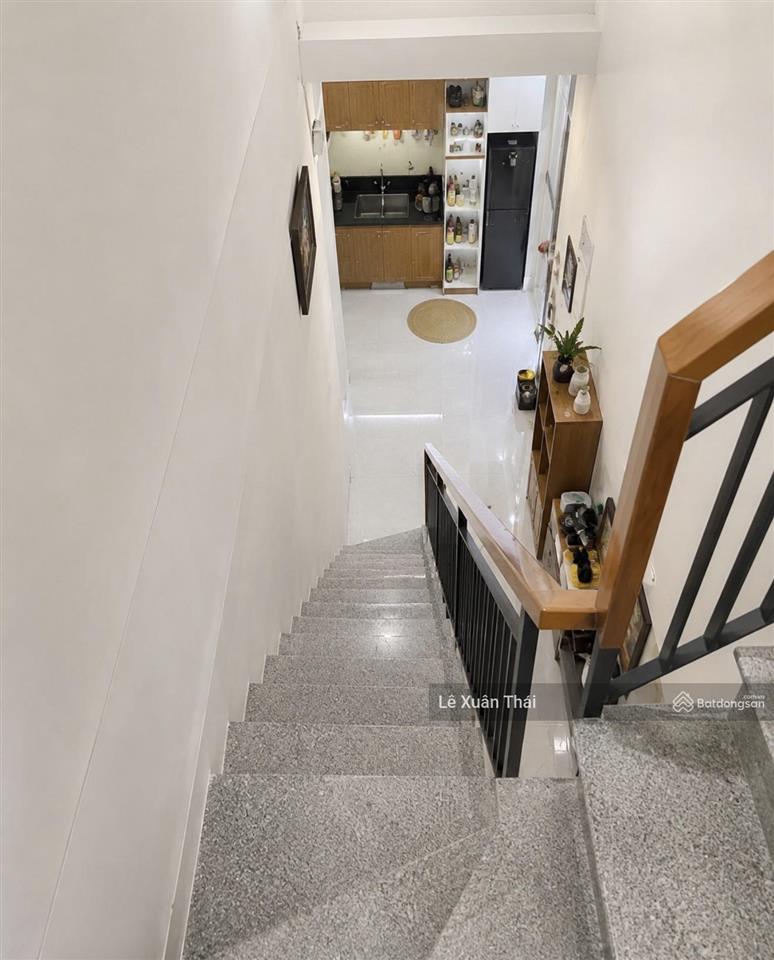 Định cư, gấp bán nhà tôn thất hiệp  q.11 chỉ 10t9, dt 55m2 x 5t  mt 4m ô tô vào nhà