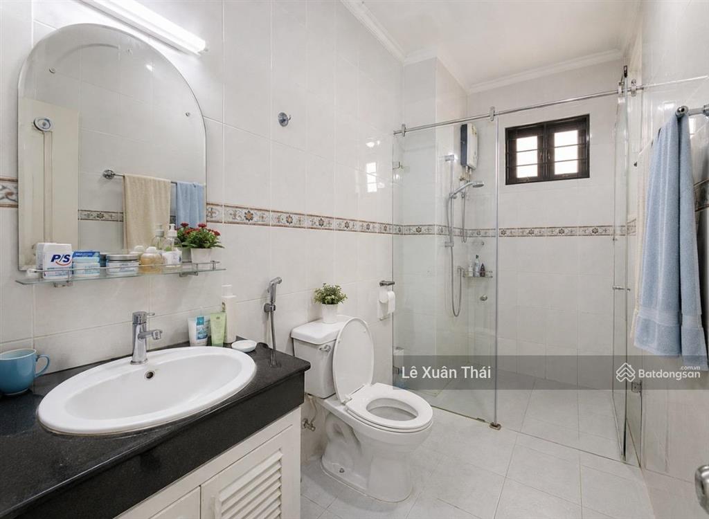 Lô góc vuông 2 mặt thoáng  cx bắc hải  q10 10.5 x 11m x 2t  ngang 10m, full nội thất. 259tr/m2