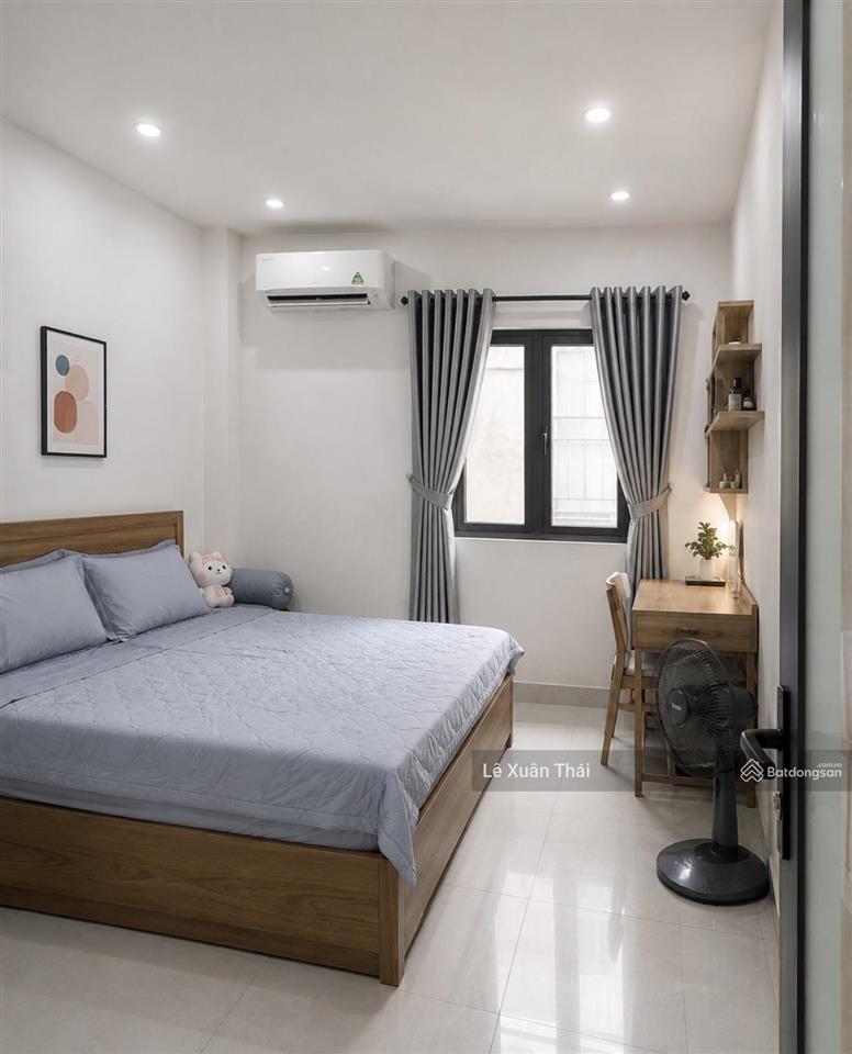 Đổi mt mở nhà thuốc, cần bán nhà âu cơ  q11 48m2 hẻm xe hơi. giá 5tỷ6  gần vx lê đại hành