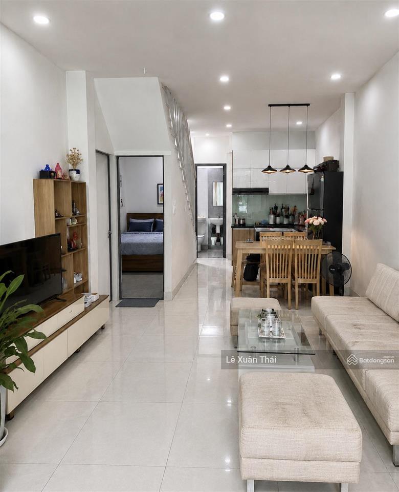 Đổi mt mở nhà thuốc, cần bán nhà âu cơ  q11 48m2 hẻm xe hơi. giá 5tỷ6  gần vx lê đại hành