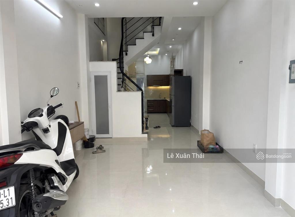 Cần bán nhà âu cơ q11, 42m x 4 tầng, giá 8t2, hẻm xe tải thông. nhà đẹp ở ngay không sửa