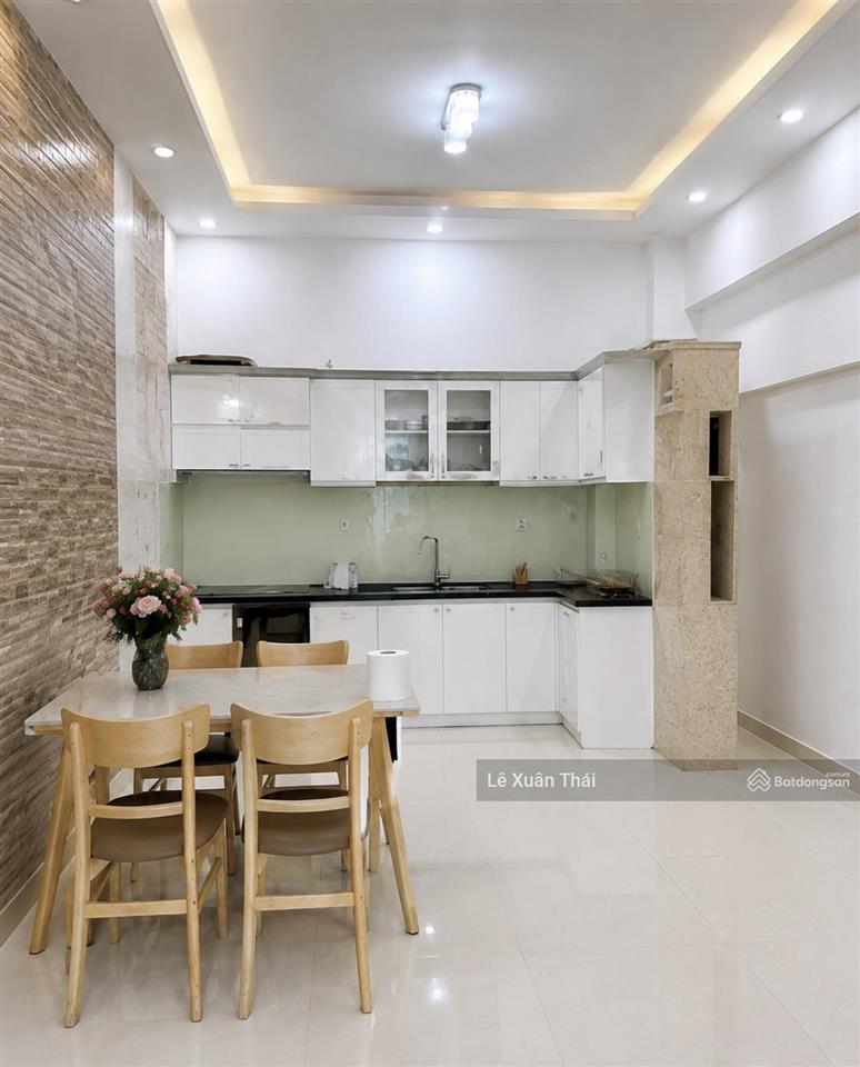 Chuyển về bắc, vc trẻ bán nhanh nhà lãnh binh thăng q11, 39m x 4 tầng, giá 8t1, hẻm xe hơi thông