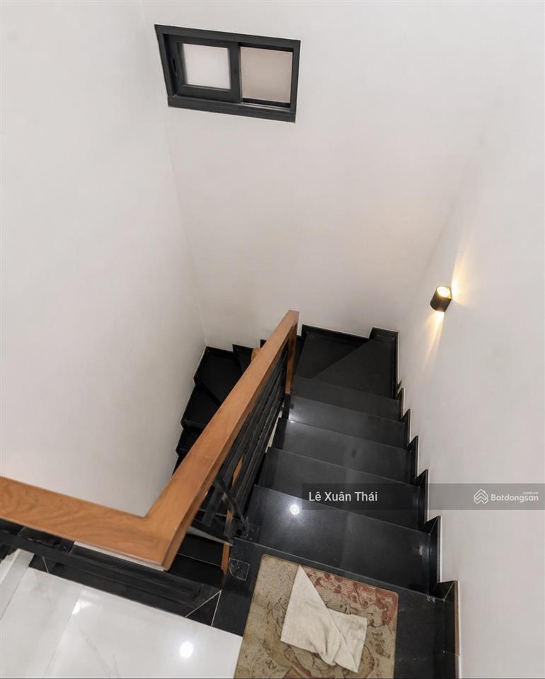 Cần bán nhà lạc long quân q11, 38m2 x 3 tầng  mt 4m, giá 7t8, hxt thông, gần cv đầm sen