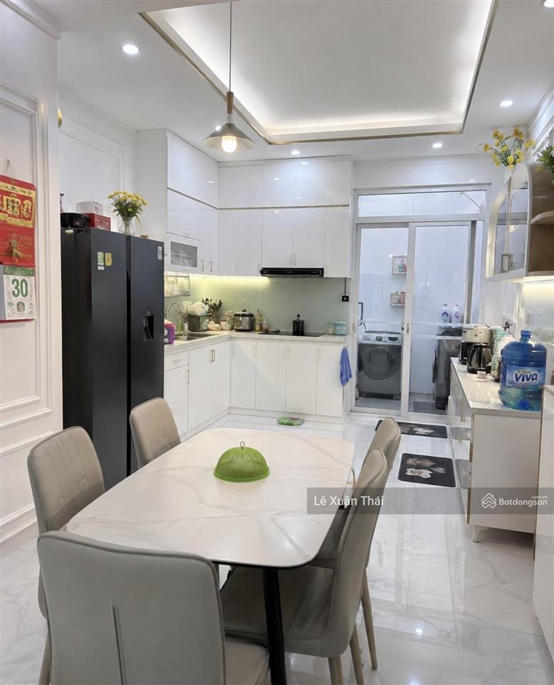 Cần bán nhà lạc long quân q11, 42m2 x 4t  full nội thất, giá 8t2. gần vx lê đại hành
