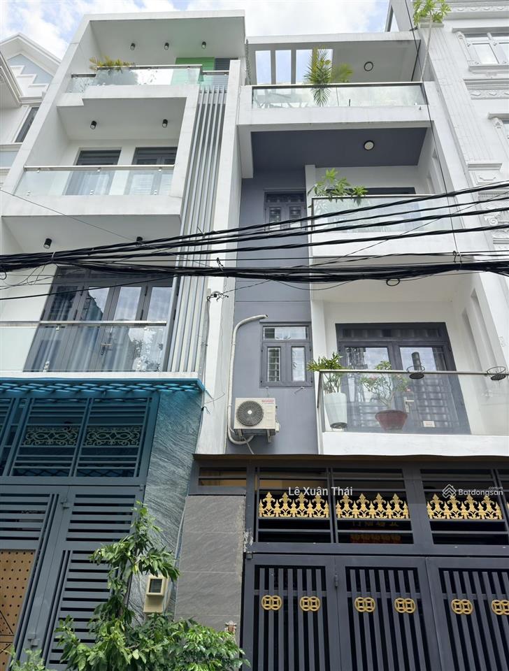 Cần bán nhà âu cơ q11, 45m2 x 4t  hẻm xe tải thông, giá 8.2 tỷ. gần cv đầm sen, ở ngay không sửa