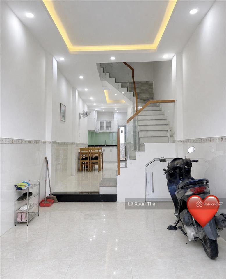 Cần bán nhà âu cơ q11, 45m2 x 4t  hẻm xe tải thông, giá 8.2 tỷ. gần cv đầm sen, ở ngay không sửa