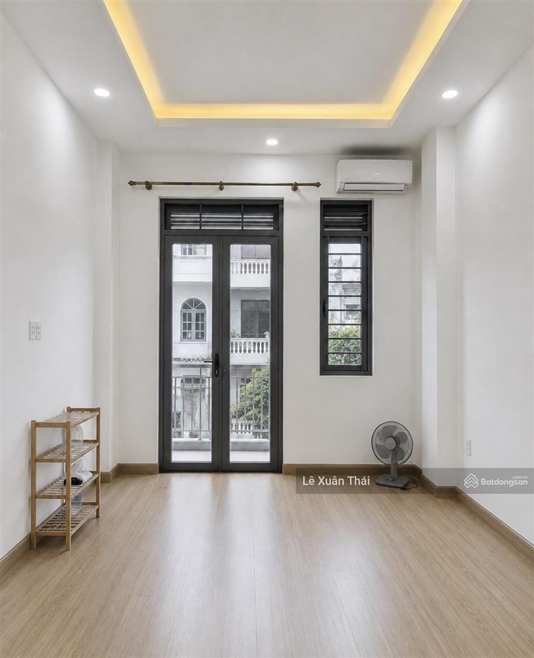 Cần bán nhà âu cơ q11, 45m2 x 4t  hẻm xe tải thông, giá 8.2 tỷ. gần cv đầm sen, ở ngay không sửa