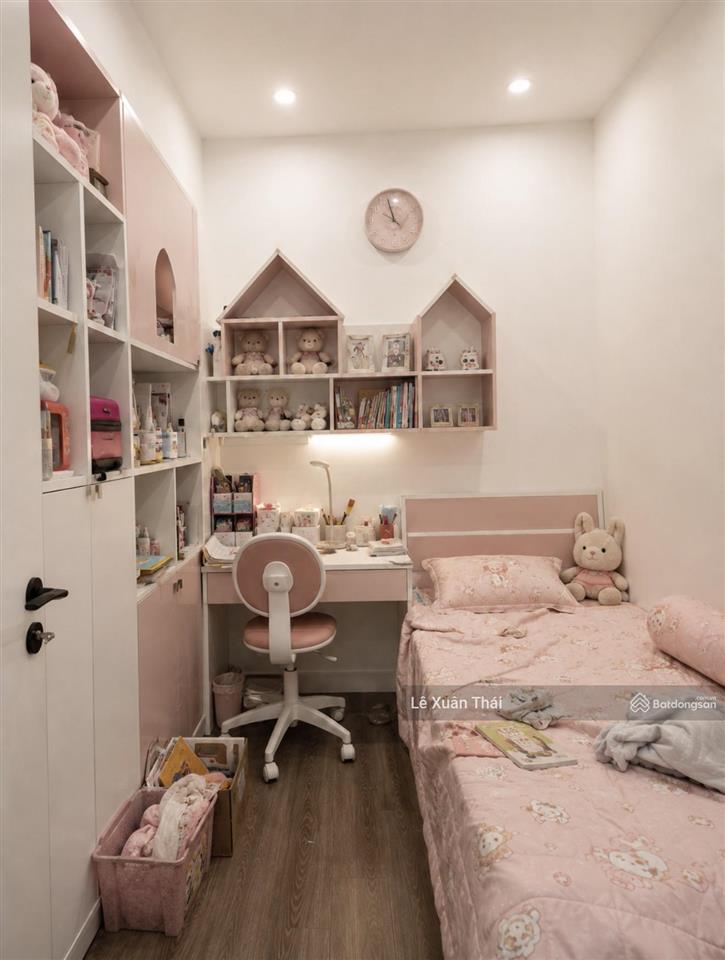 Cần bán nhà lạc long quân q11, 48m2 x 3t, giá 8.1 tỷ, hẻm 2 xe hơi tránh nhau, đối diện cv đầm sen