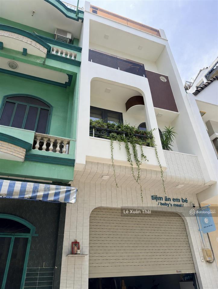 Cần bán nhà lạc long quân q11, 48m2 x 3t, giá 8.1 tỷ, hẻm 2 xe hơi tránh nhau, đối diện cv đầm sen