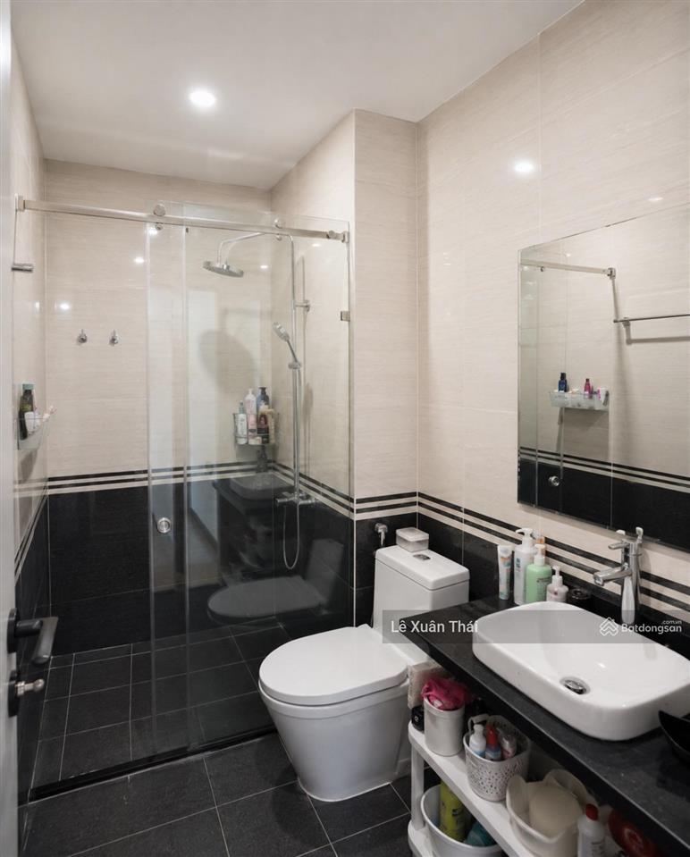 Cần bán nhà lạc long quân q11, 48m2 x 3t, giá 8.1 tỷ, hẻm 2 xe hơi tránh nhau, đối diện cv đầm sen