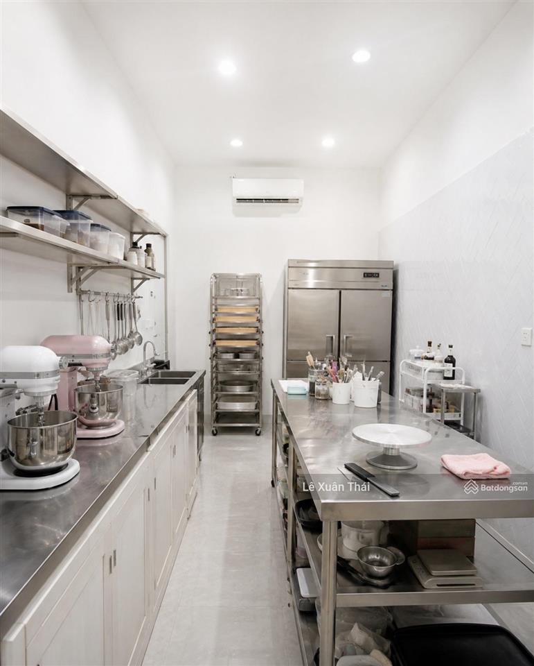Cần bán nhà lạc long quân q11, 48m2 x 3t, giá 8.1 tỷ, hẻm 2 xe hơi tránh nhau, đối diện cv đầm sen