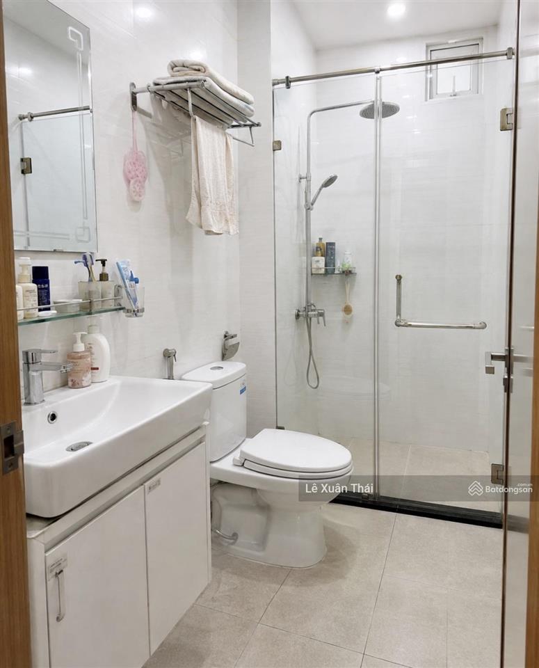 Chuyển công tác q9 cần bán nhà lạc long quân q11, 44m2 x 4t, giá 7t98, 2 xe hơi tránh nhau