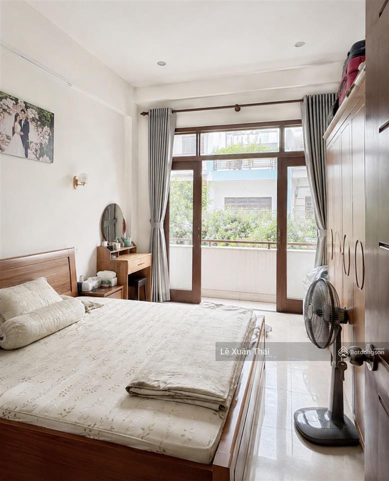 Bán nhà lê đại hành 4 tầng x 42m2  giá 7.8 tỷ, xe hơi vào nhà, đối diện trường đua phú thọ
