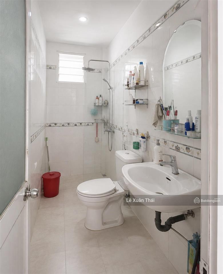 Bán nhà lê đại hành 4 tầng x 42m2  giá 7.8 tỷ, xe hơi vào nhà, đối diện trường đua phú thọ