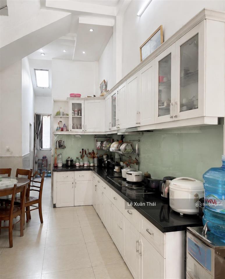 Bán nhà lê đại hành 4 tầng x 42m2  giá 7.8 tỷ, xe hơi vào nhà, đối diện trường đua phú thọ