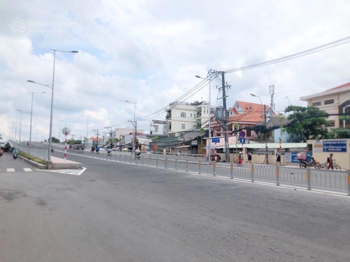 Bán nhà riêng tại lê văn lương, 5,87 tỷ, 110m2, giá tốt chỉ với 3pn, 2wc