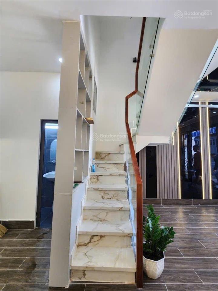 Bán nhà riêng tại lê văn lương, 2,35 tỷ, dtsd 100m2, 4pn, 3wc, tiện ích đầy đủ. ngay cầu ông bốn