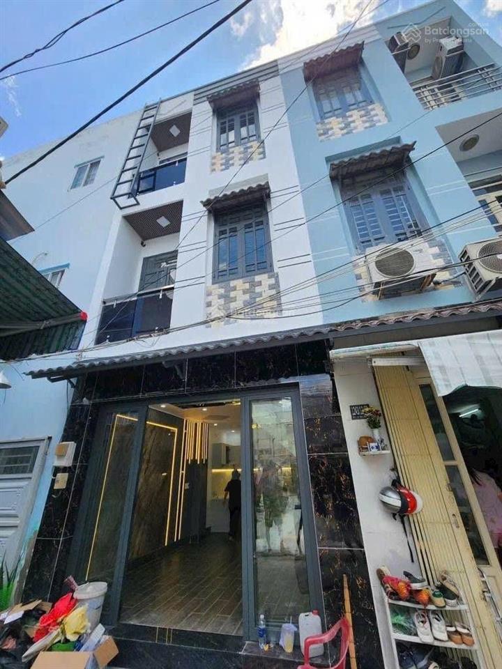 Bán nhà riêng tại lê văn lương, 2,35 tỷ, dtsd 100m2, 4pn, 3wc, tiện ích đầy đủ. ngay cầu ông bốn