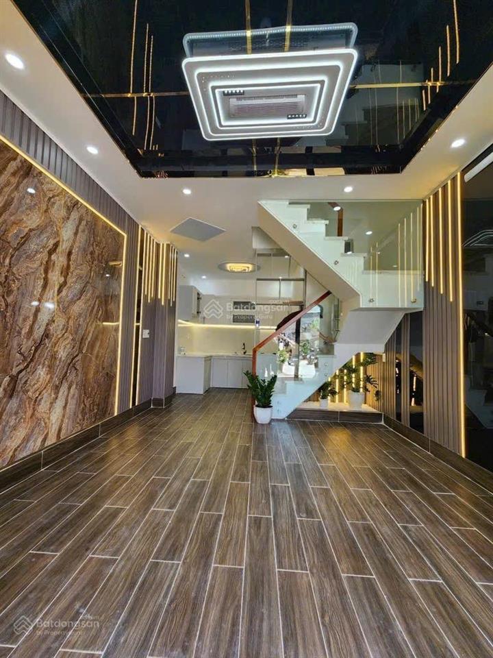 Bán nhà riêng tại lê văn lương, 2,35 tỷ, dtsd 100m2, 4pn, 3wc, tiện ích đầy đủ. ngay cầu ông bốn