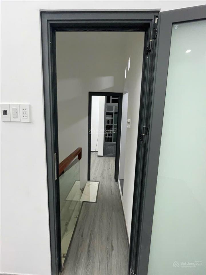 Bán nhà riêng tại lê văn lương, 2,35 tỷ, dtsd 100m2, 4pn, 3wc, tiện ích đầy đủ. ngay cầu ông bốn