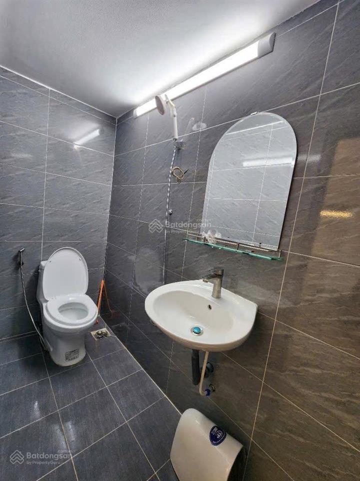 Bán nhà riêng tại lê văn lương, 2,35 tỷ, dtsd 100m2, 4pn, 3wc, tiện ích đầy đủ. ngay cầu ông bốn