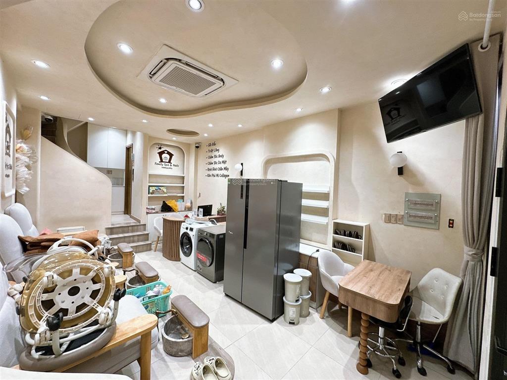 Chdv 20 phòng nguyễn cửu vân bình thạnh 200m2 (9x22m ) hđt 6.500$/th sát q1 giá 45 tỷ.