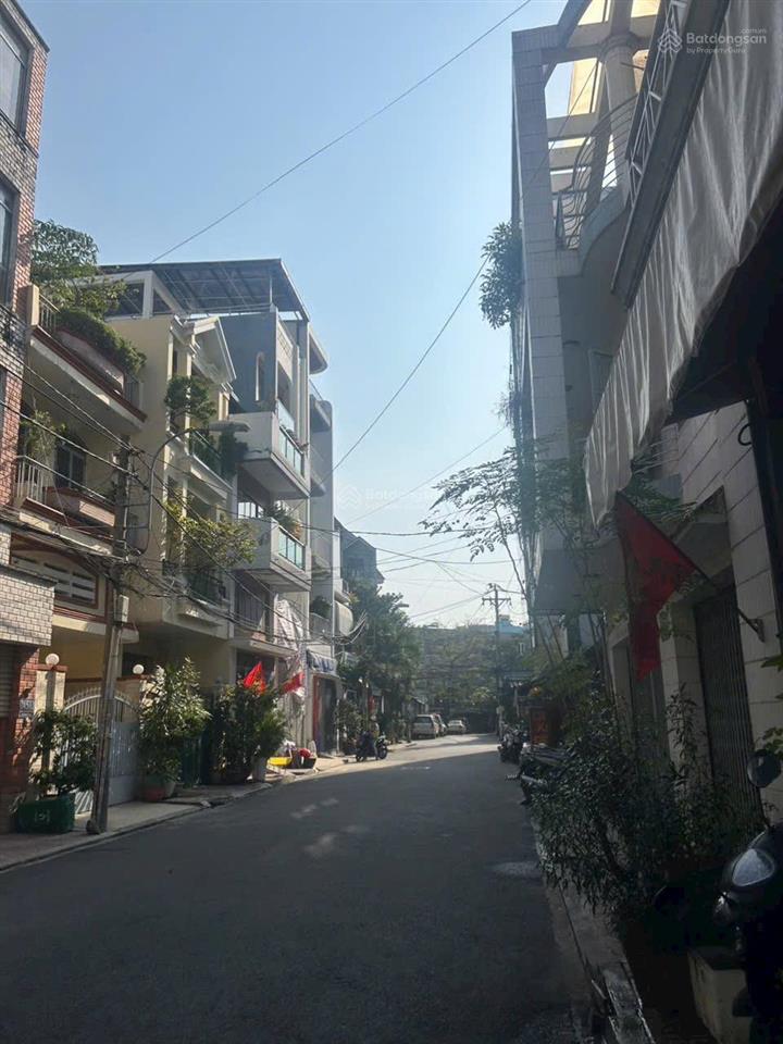 Chdv 20 phòng nguyễn cửu vân bình thạnh 200m2 (9x22m ) hđt 6.500$/th sát q1 giá 45 tỷ.