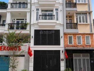 Bán gấp nhà huỳnh văn bánh, phú nhuận 5 tầng btct, gara ô tô, nở hậu tài lộc, 42m2, 12.7 tỷ.