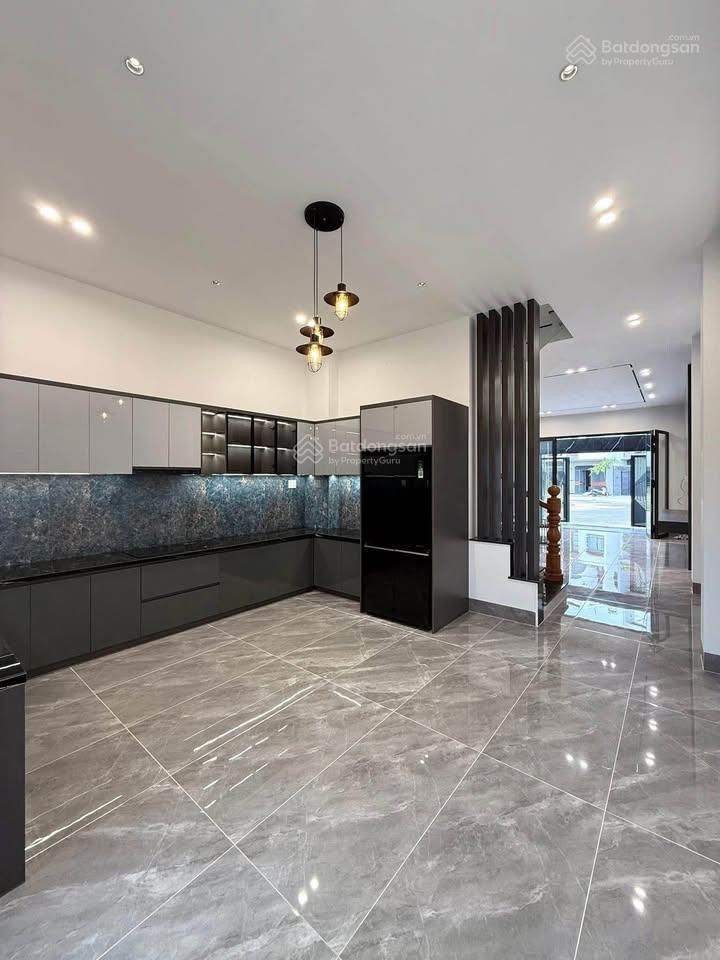 Bán gấp căn chính chủ nguyễn thị nhỏ p15 quận 11, 99m2, hđ thuê 25tr/th, sổ hồng riêng