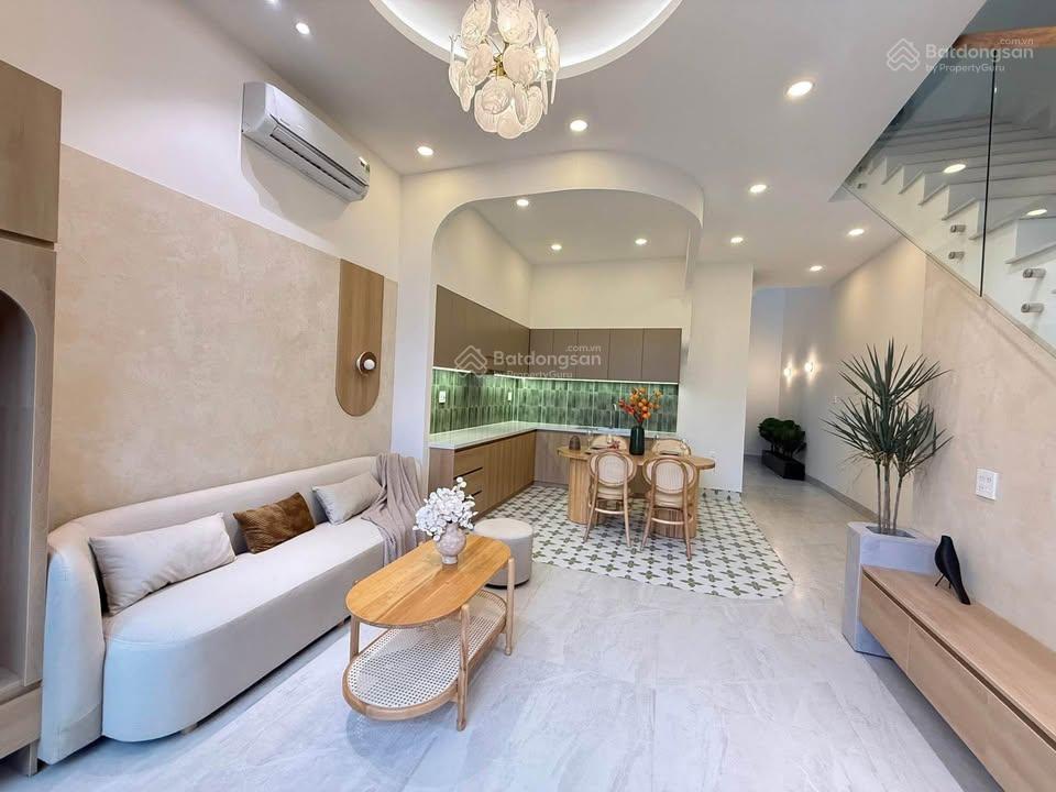 Em cần ra đi gấp căn chính chủ trang tử, p14 q5, 75m2, hđ thuê 15 triệu/th,giá 3ty6, sổ hồng riêng