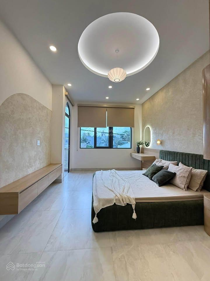 Em cần ra đi gấp căn chính chủ trang tử, p14 q5, 75m2, hđ thuê 15 triệu/th,giá 3ty6, sổ hồng riêng