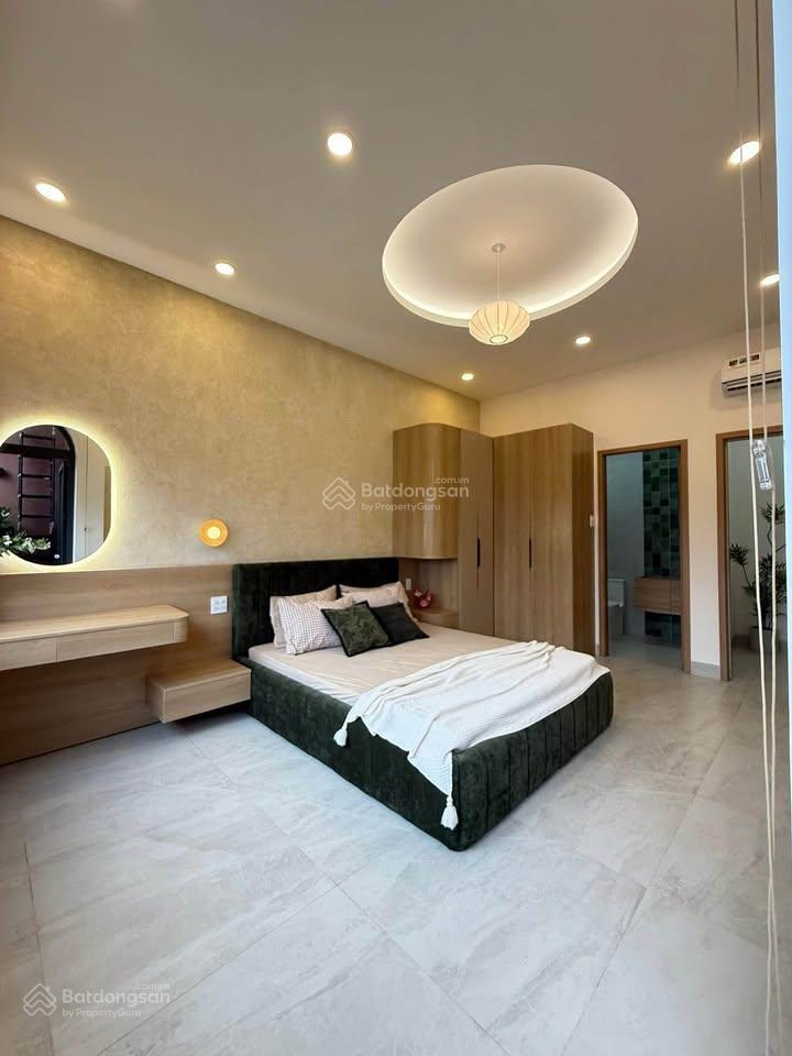 Em cần ra đi gấp căn chính chủ trang tử, p14 q5, 75m2, hđ thuê 15 triệu/th,giá 3ty6, sổ hồng riêng