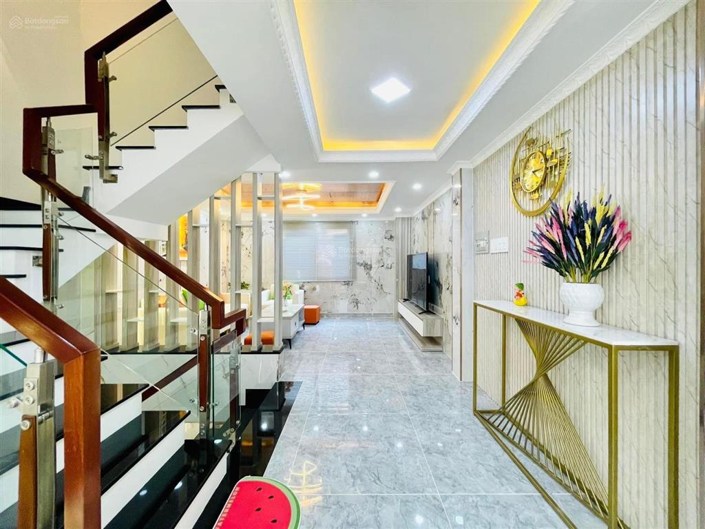 Chính chủ cần bán gấp căn siêu đẹp nguyễn thông, p. 9, q3, dt 59.1m2,giá 2 ty890, sổ hồng riêng
