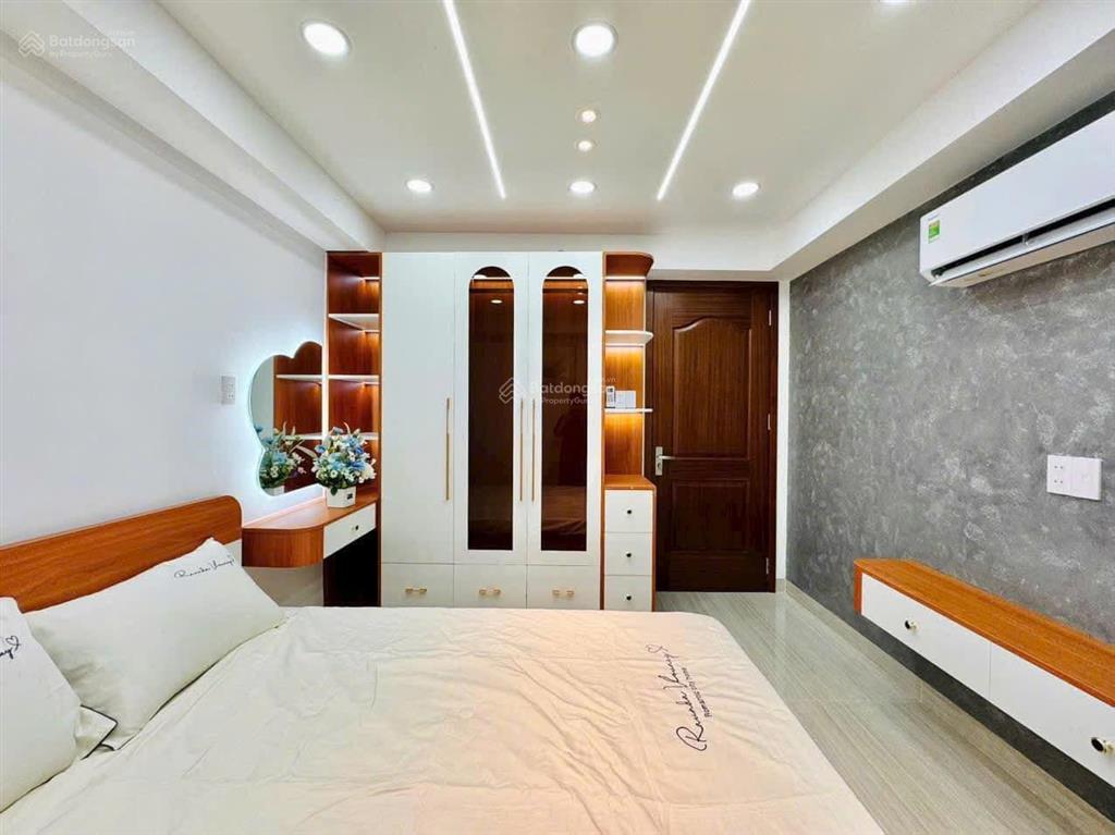 Chính chủ cần bán ngộp ra căn đẹp trần quốc thảo, p14, q3, 60m2,giá 3 tỷ 650, sổ hồng riêng