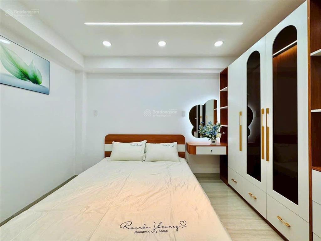 Chính chủ cần bán ngộp ra căn đẹp trần quốc thảo, p14, q3, 60m2,giá 3 tỷ 650, sổ hồng riêng