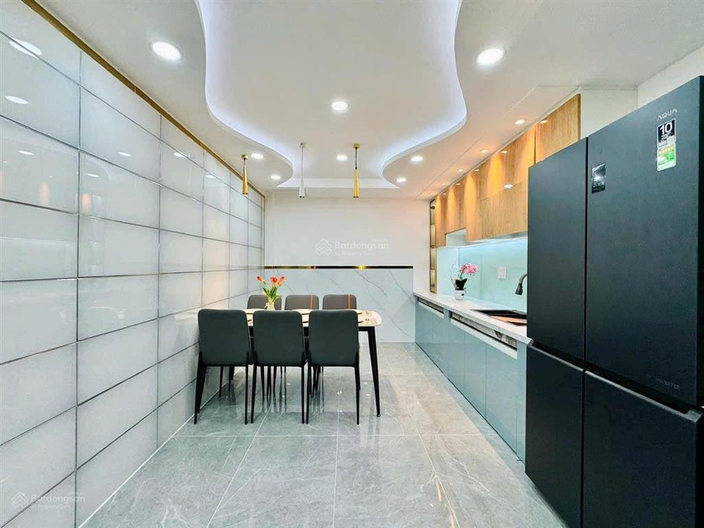 Chính chủ cần bán ngộp ra căn đẹp trần quốc thảo, p14, q3, 60m2,giá 3 tỷ 650, sổ hồng riêng